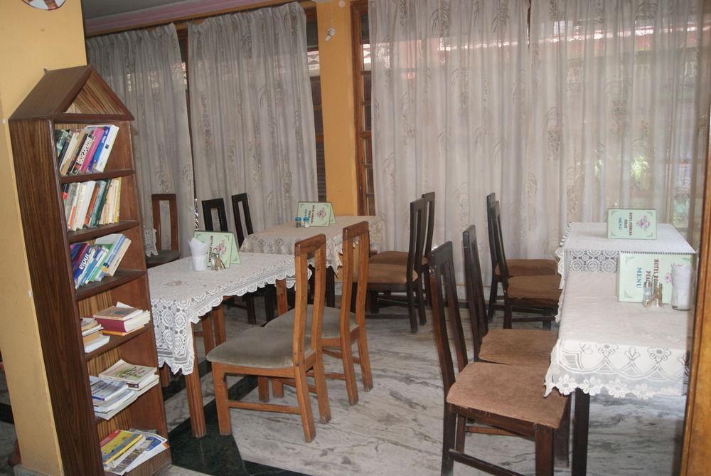 Hotel Pokhara Peace Kathmandu Buitenkant foto