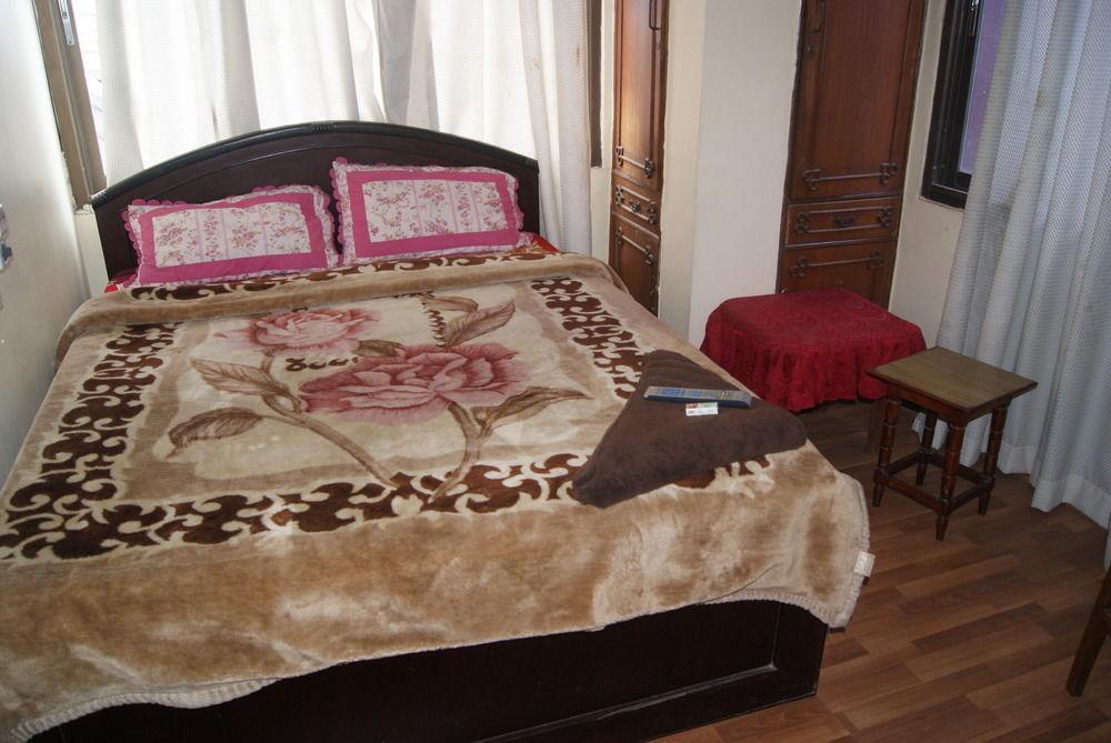 Hotel Pokhara Peace Kathmandu Buitenkant foto