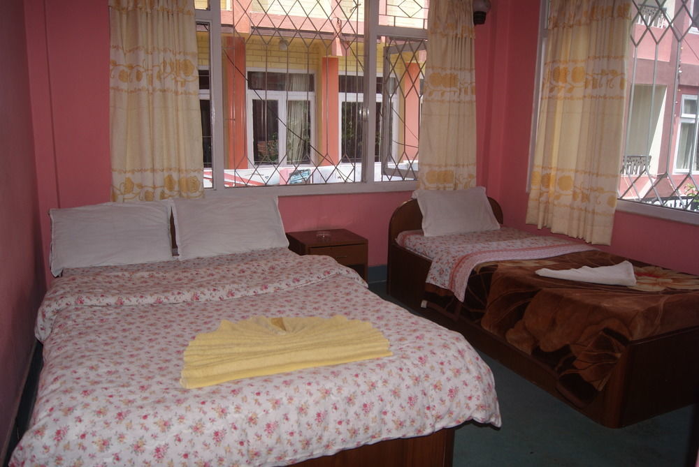 Hotel Pokhara Peace Kathmandu Buitenkant foto